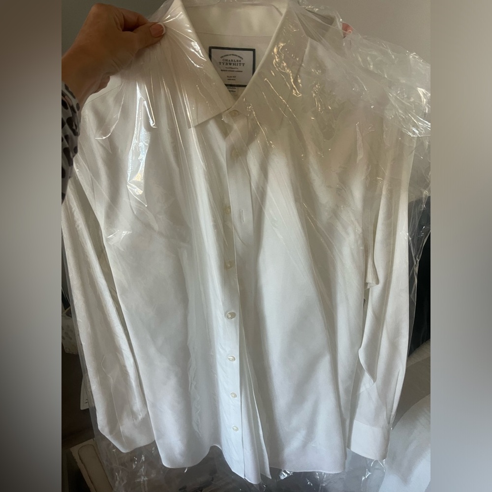 Charles tyrwhitt Men’s pack white dress shirts 2 exact sizes in photos